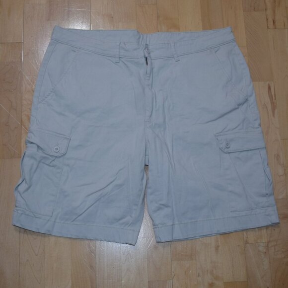 ST. JOHN'S BAY Men's Sz 40 Cargo Shorts - EXCELLENT / - Picture 1 of 6